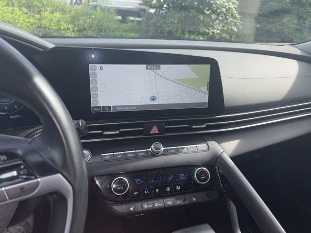 2023 Silver Hyundai Elantra SEL FWD Sedan