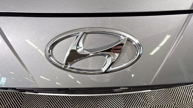 2023 Silver Hyundai Elantra SEL FWD Sedan