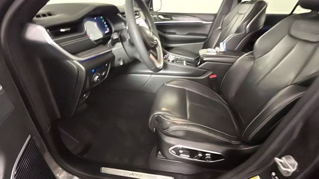 2022 Baltic Gray Metallic Clearcoat Jeep Grand Cherokee Overland 4xe 4X4 SUV