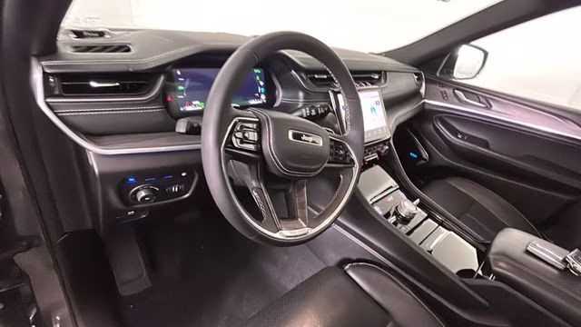 2022 Baltic Gray Metallic Clearcoat Jeep Grand Cherokee Overland 4xe 4X4 SUV