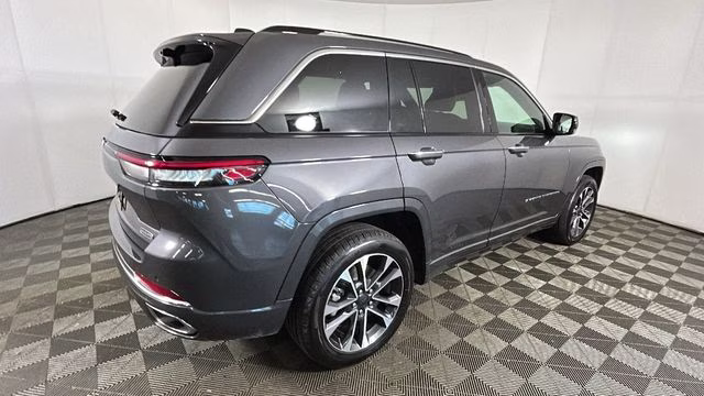 2022 Baltic Gray Metallic Clearcoat Jeep Grand Cherokee Overland 4xe 4X4 SUV