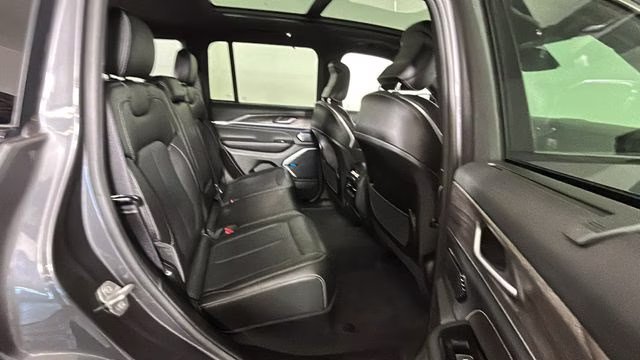 2022 Baltic Gray Metallic Clearcoat Jeep Grand Cherokee Overland 4xe 4X4 SUV