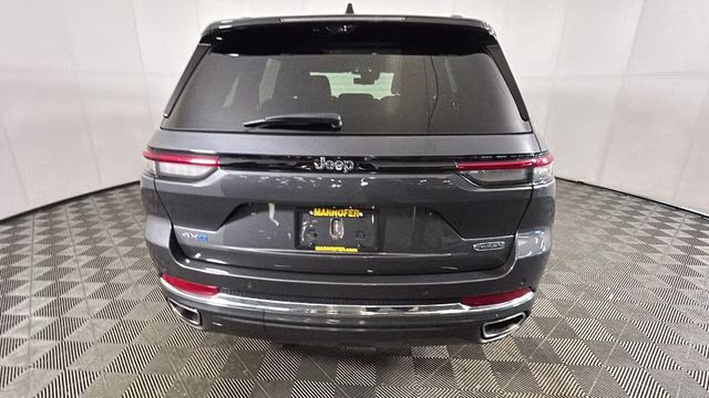 2022 Baltic Gray Metallic Clearcoat Jeep Grand Cherokee Overland 4xe 4X4 SUV