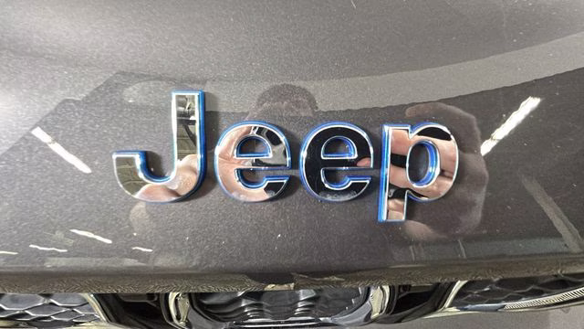 2022 Baltic Gray Metallic Clearcoat Jeep Grand Cherokee Overland 4xe 4X4 SUV