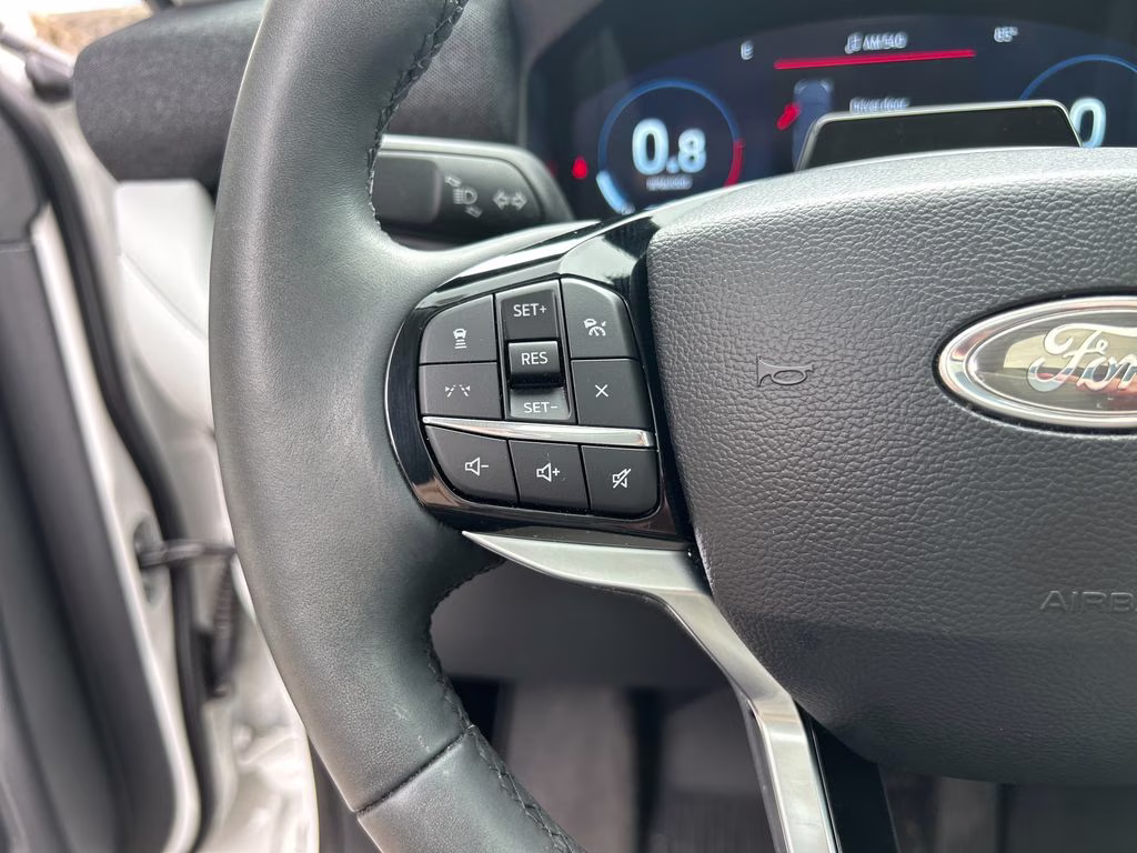 2025 Star White Metallic Tri-Coat Ford Explorer Platinum 4X4 SUV
