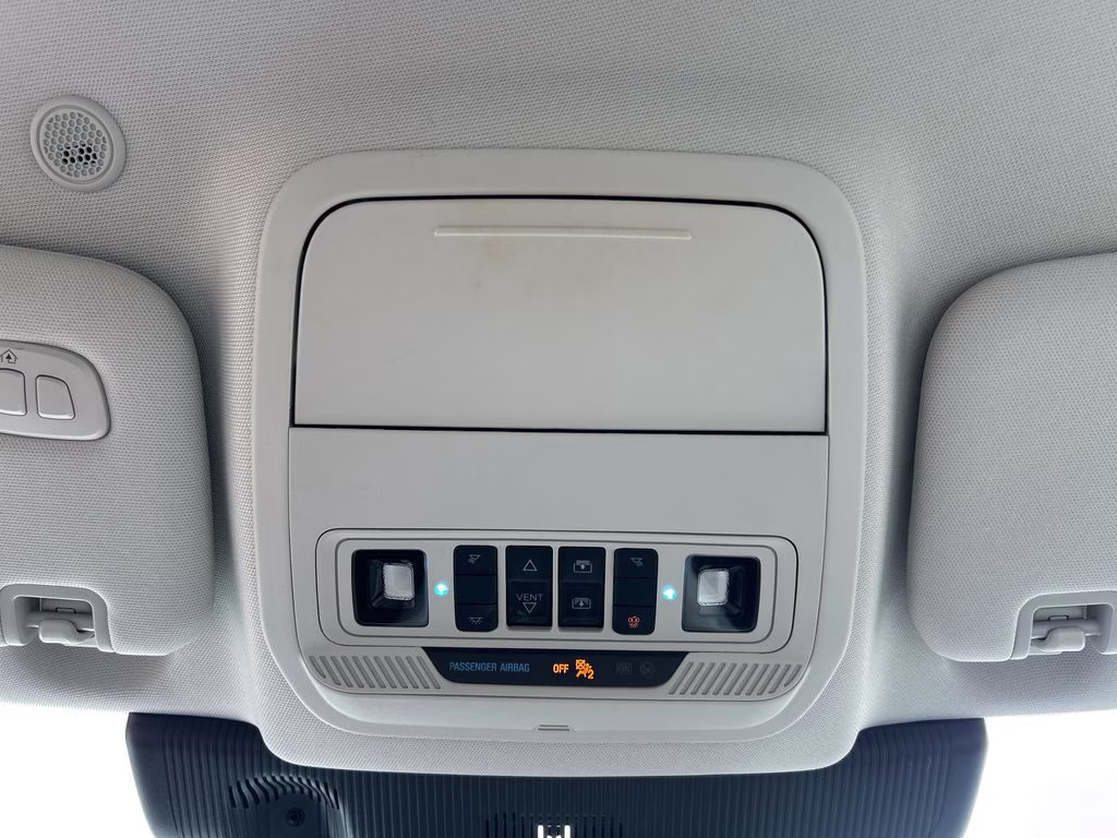 2025 Star White Metallic Tri-Coat Ford Explorer Platinum 4X4 SUV