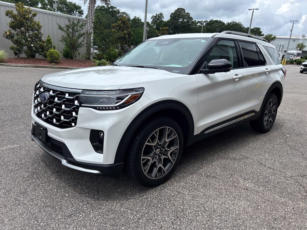 2025 White Metallic Ford Explorer Platinum 4X4 SUV
