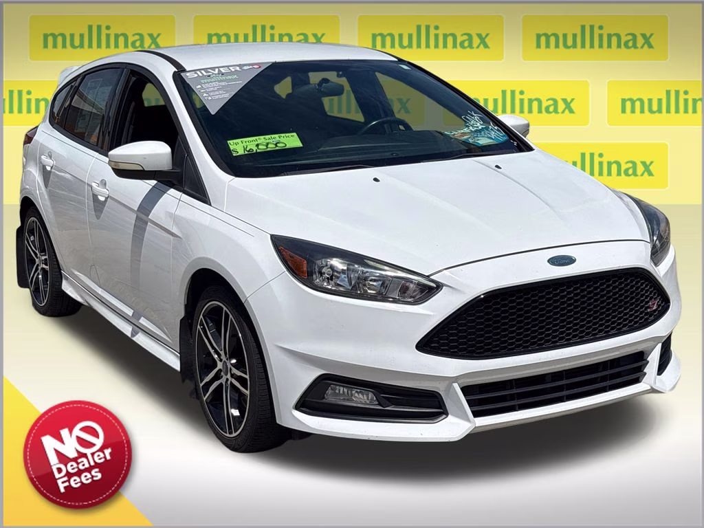 2017 Oxford White Ford Focus ST FWD Hatchback