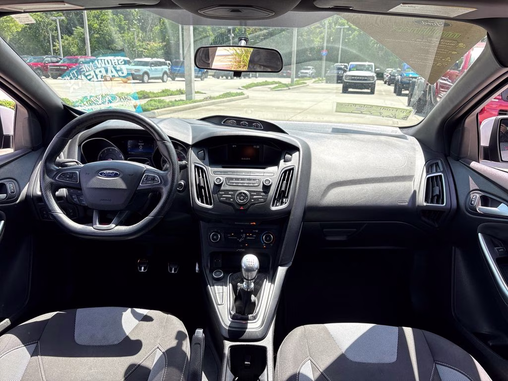 2017 Oxford White Ford Focus ST FWD Hatchback