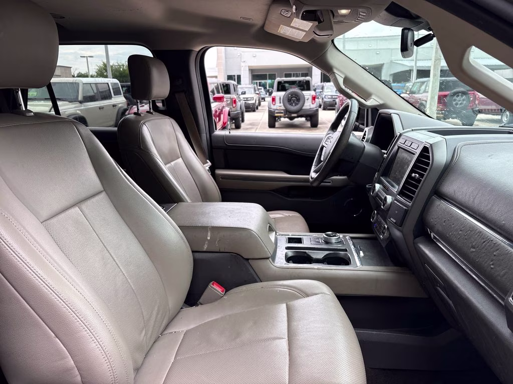 2020 Magnetic Ford Expedition XLT RWD SUV
