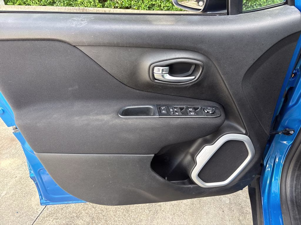 2020 Brilliant Blue Metallic Clear Coat Jeep Renegade Sport FWD SUV