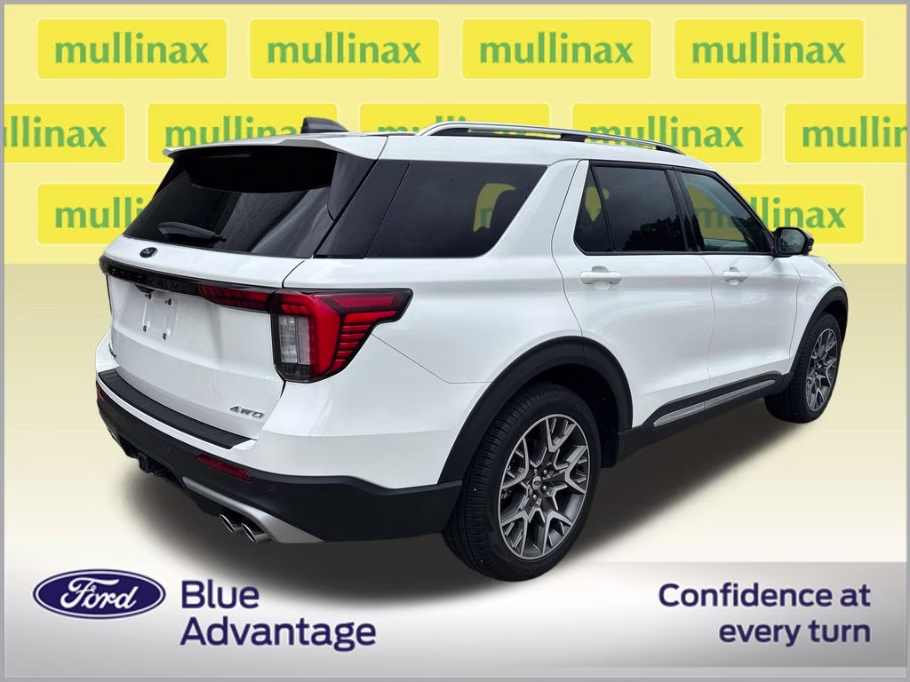 2025 Star White Metallic Tri-Coat Ford Explorer Platinum 4X4 SUV