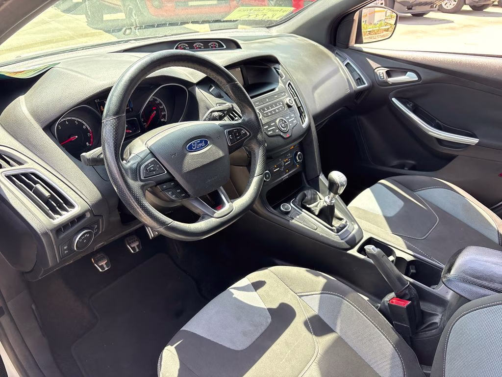 2017 Oxford White Ford Focus ST FWD Hatchback