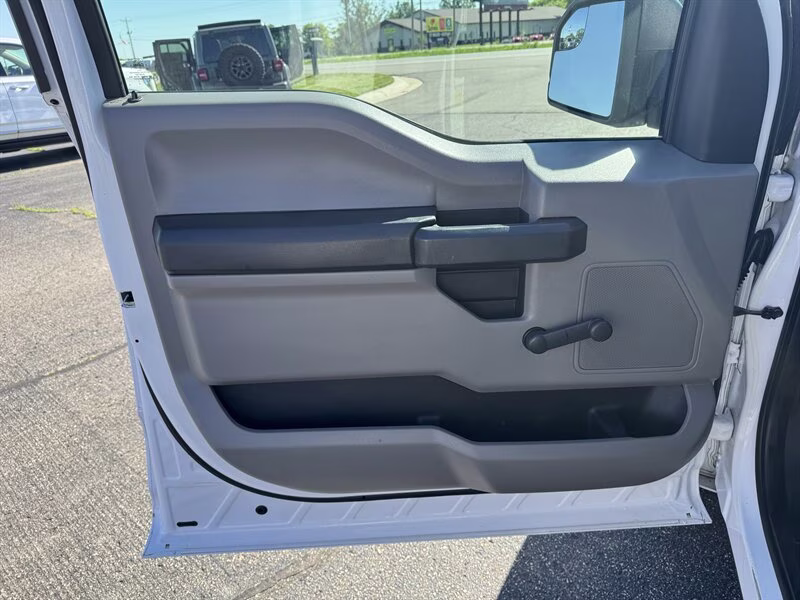 2016 Oxford White Ford F-150 XL RWD Truck