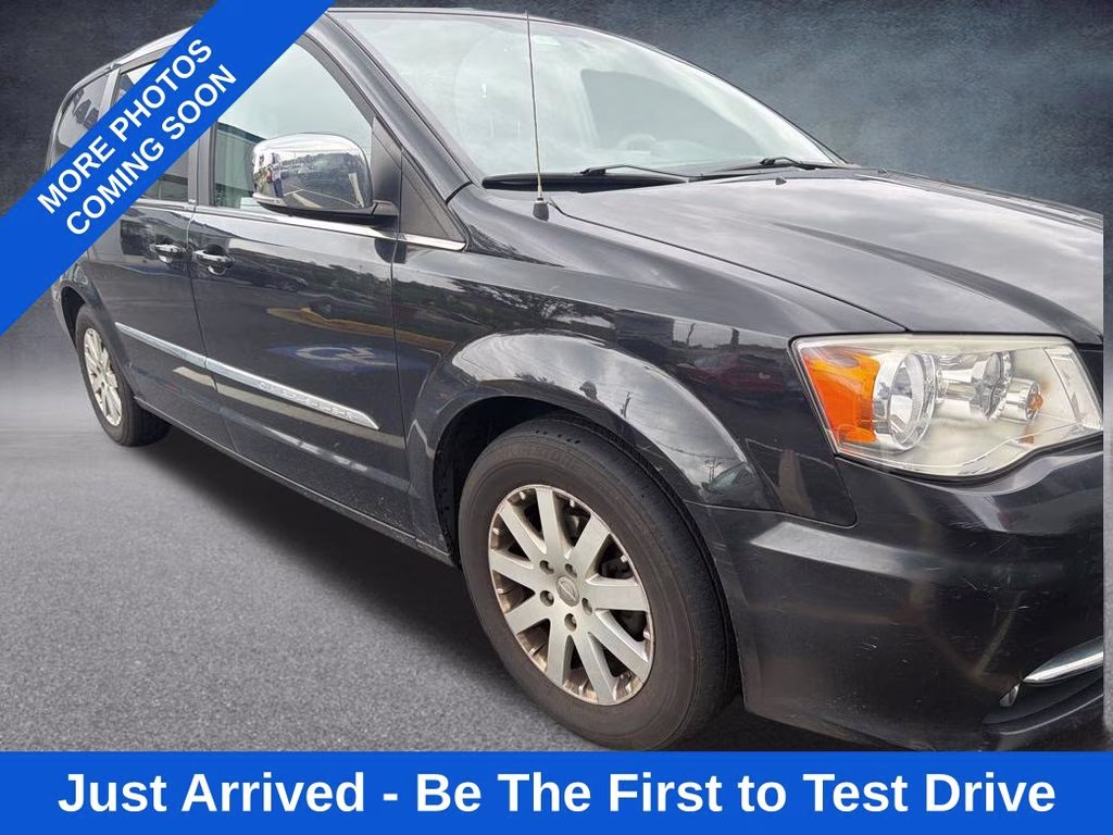 2011 Brilliant Black Crystal Pearlcoat Chrysler Town & Country Touring-L FWD Van