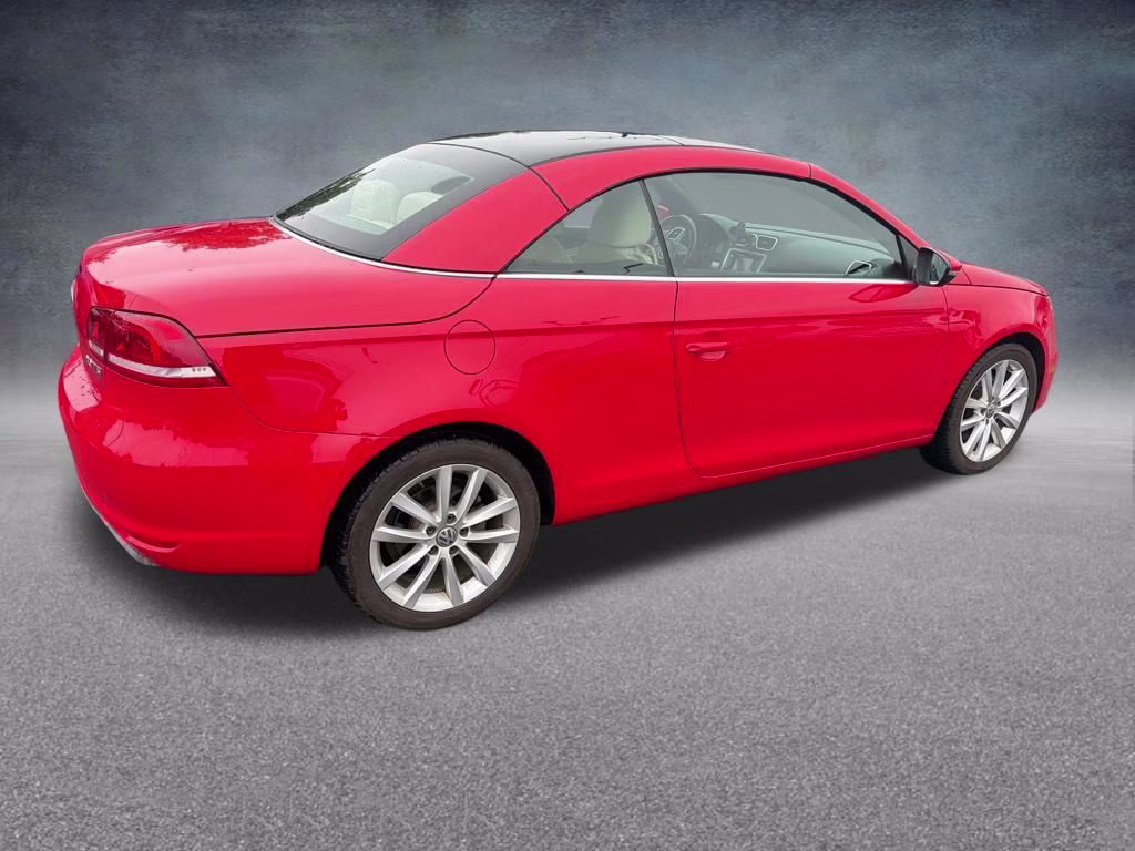 2015 Flash Red Volkswagen Eos Komfort Edition FWD Convertible