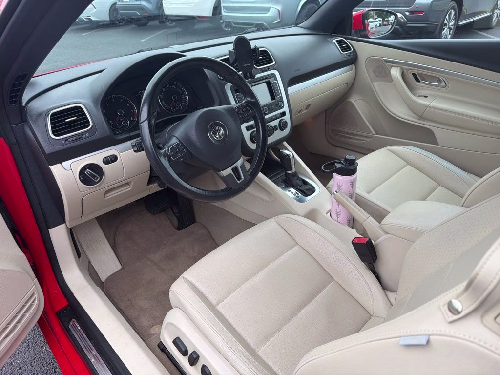 2015 Flash Red Volkswagen Eos Komfort Edition FWD Convertible