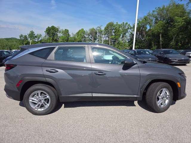 2026 Ecotronic Gray Hyundai Tucson SE AWD SUV