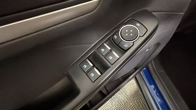 2022 Blue Metallic Ford Escape SE FWD SUV
