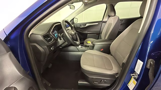 2022 Blue Metallic Ford Escape SE FWD SUV