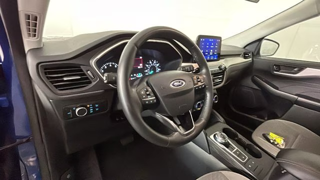 2022 Blue Metallic Ford Escape SE FWD SUV