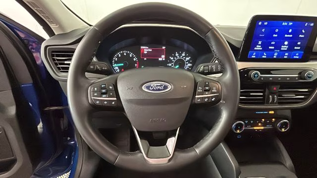 2022 Blue Metallic Ford Escape SE FWD SUV