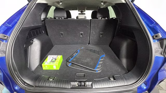 2022 Blue Metallic Ford Escape SE FWD SUV