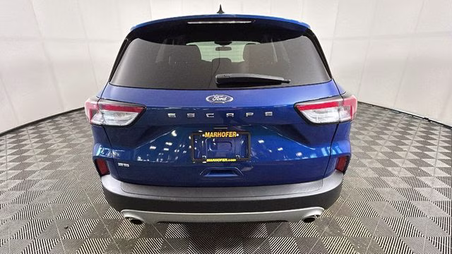 2022 Blue Metallic Ford Escape SE FWD SUV