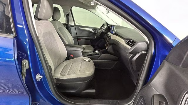 2022 Blue Metallic Ford Escape SE FWD SUV