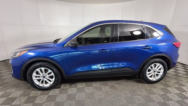 2022 Blue Metallic Ford Escape SE FWD SUV
