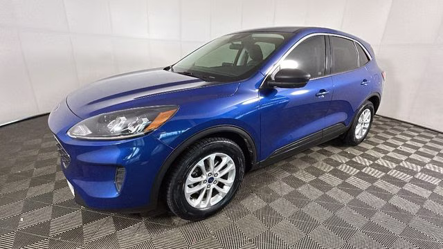 2022 Blue Metallic Ford Escape SE FWD SUV
