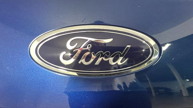 2022 Blue Metallic Ford Escape SE FWD SUV