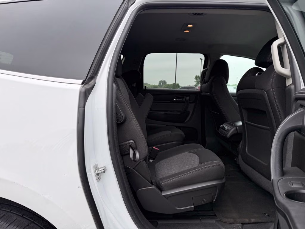 2017 Summit White Chevrolet Traverse 2LT AWD SUV