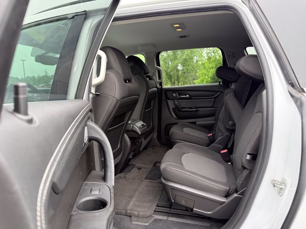 2017 Summit White Chevrolet Traverse 2LT AWD SUV