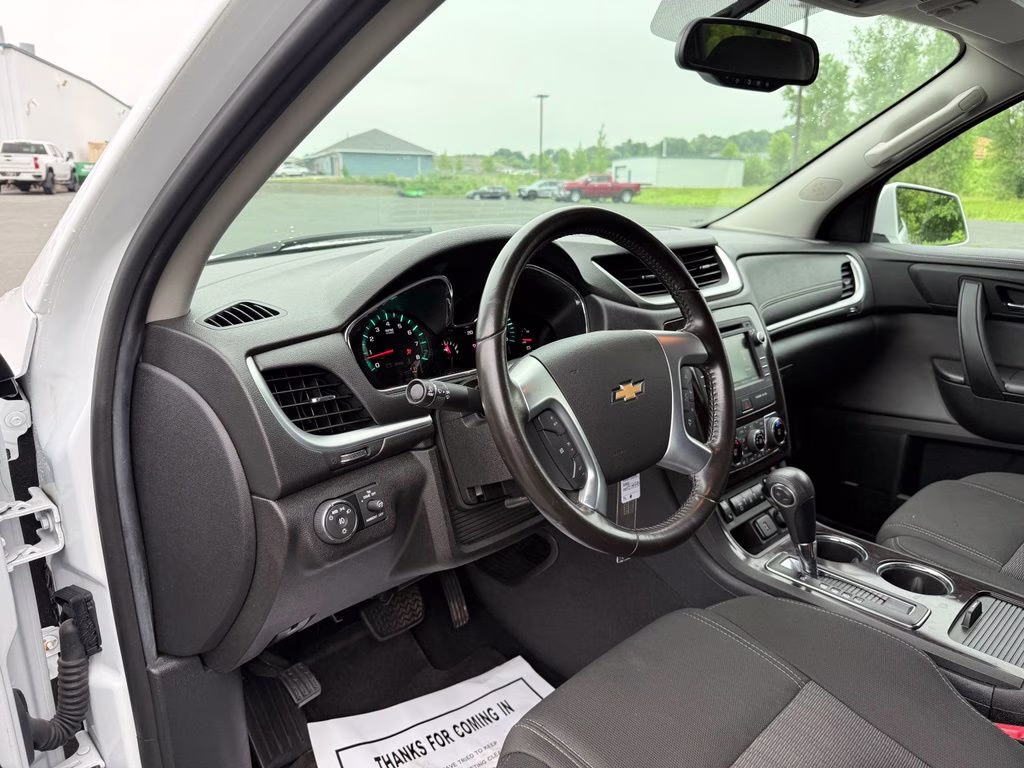 2017 Summit White Chevrolet Traverse 2LT AWD SUV