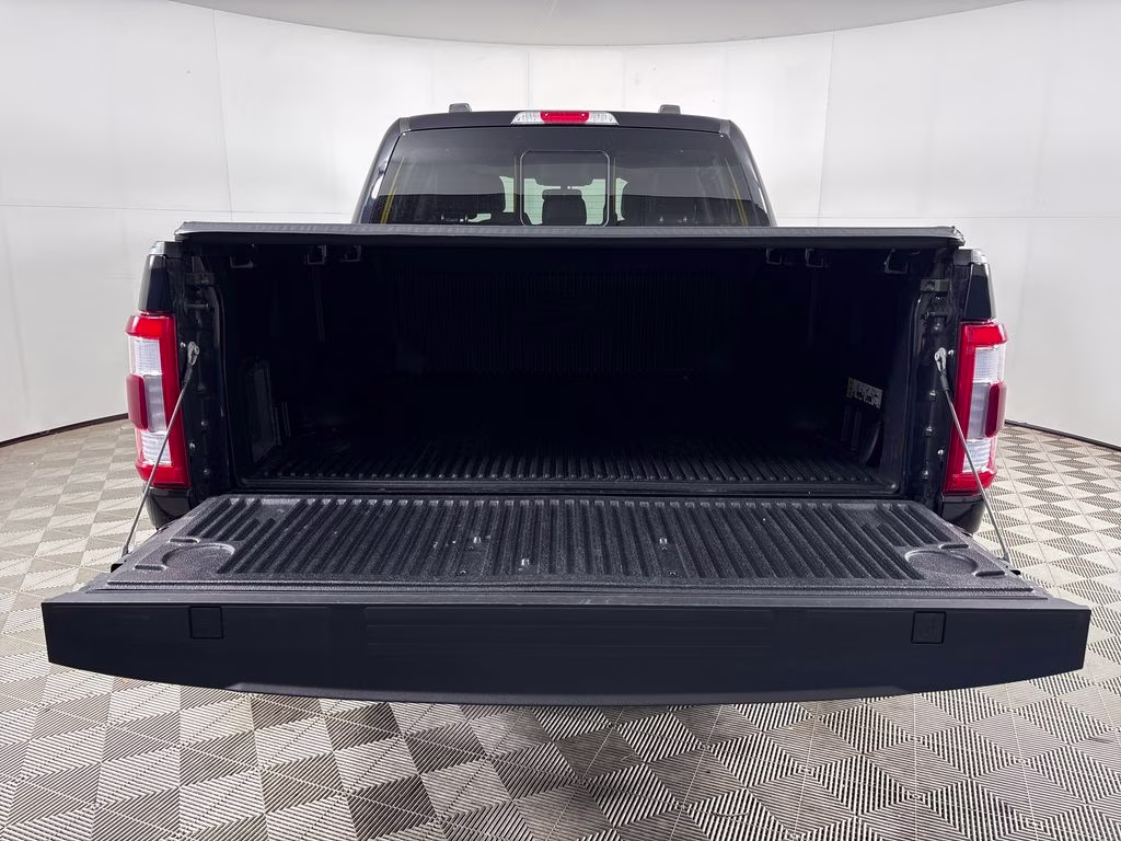 2023 Agate Black Metallic Ford F-150 Lariat 4X4 Truck