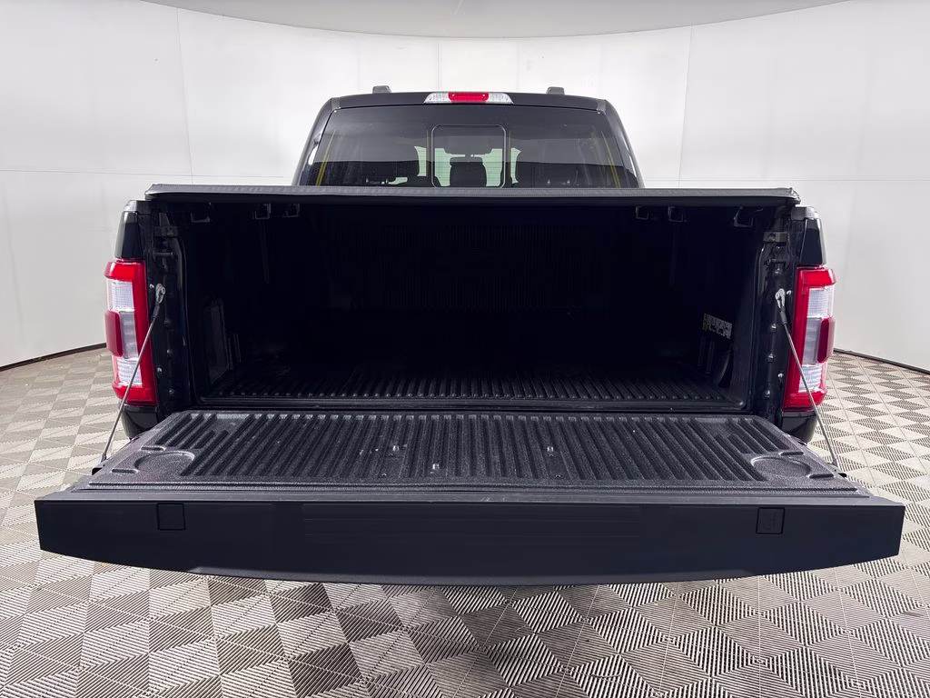 2023 Agate Black Metallic Ford F-150 Lariat 4X4 Truck