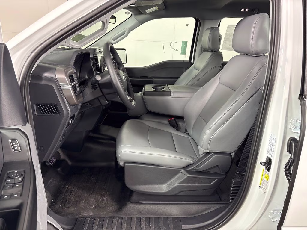 2026 Oxford White Ford F-150 XL 4X4 Truck