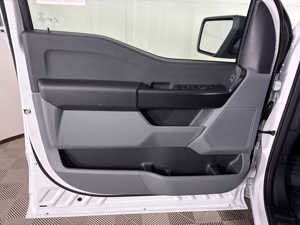 2026 Oxford White Ford F-150 XL 4X4 Truck