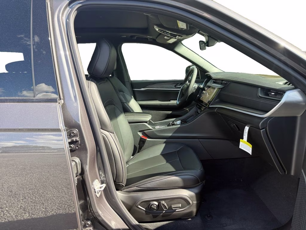 2026 Baltic Gray Metallic Clearcoat Jeep Grand Cherokee Limited RWD SUV