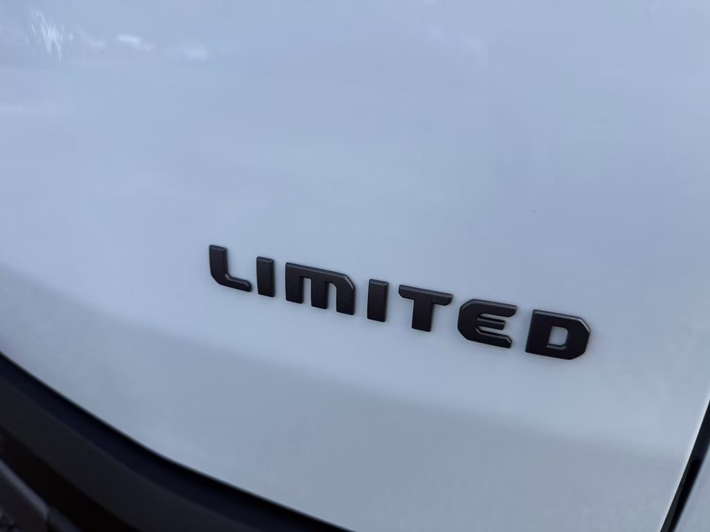 2026 Bright White Clearcoat Jeep Cherokee Limited 4X4 SUV
