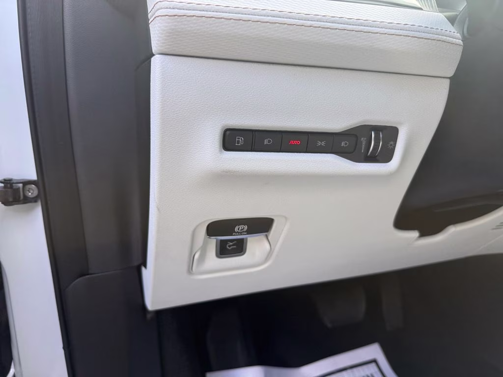 2026 Bright White Clearcoat Jeep Cherokee Limited 4X4 SUV