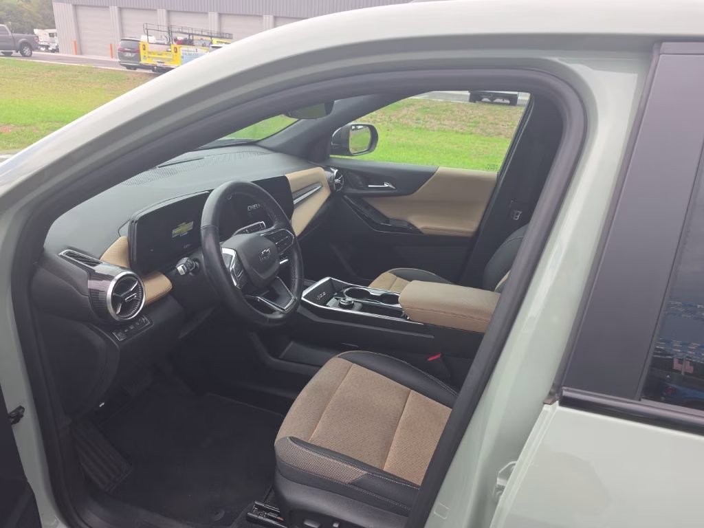 2025 Cacti Green Chevrolet Equinox ACTIV AWD SUV