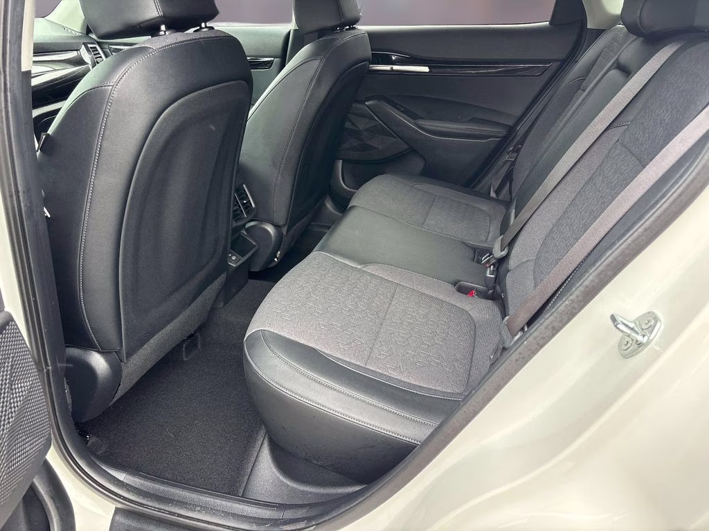 2024 Clear White/Black Roof Kia Seltos X-Line AWD SUV