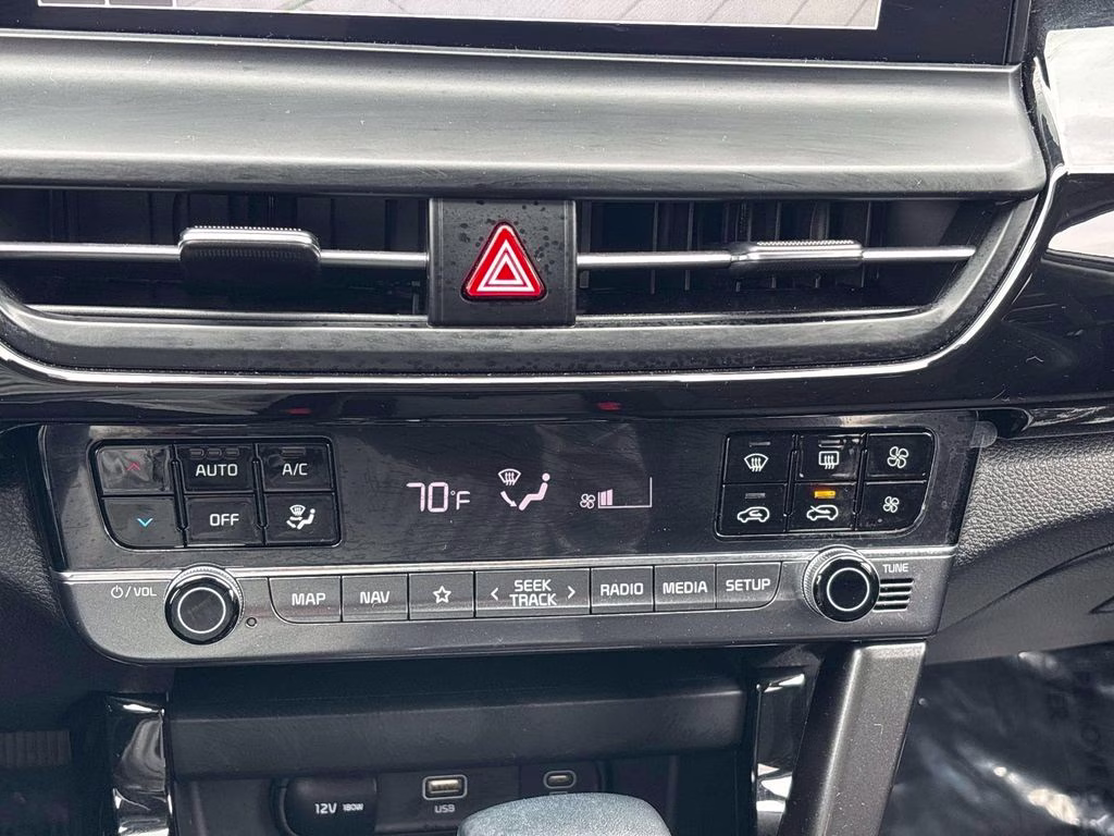 2024 Clear White/Black Roof Kia Seltos X-Line AWD SUV