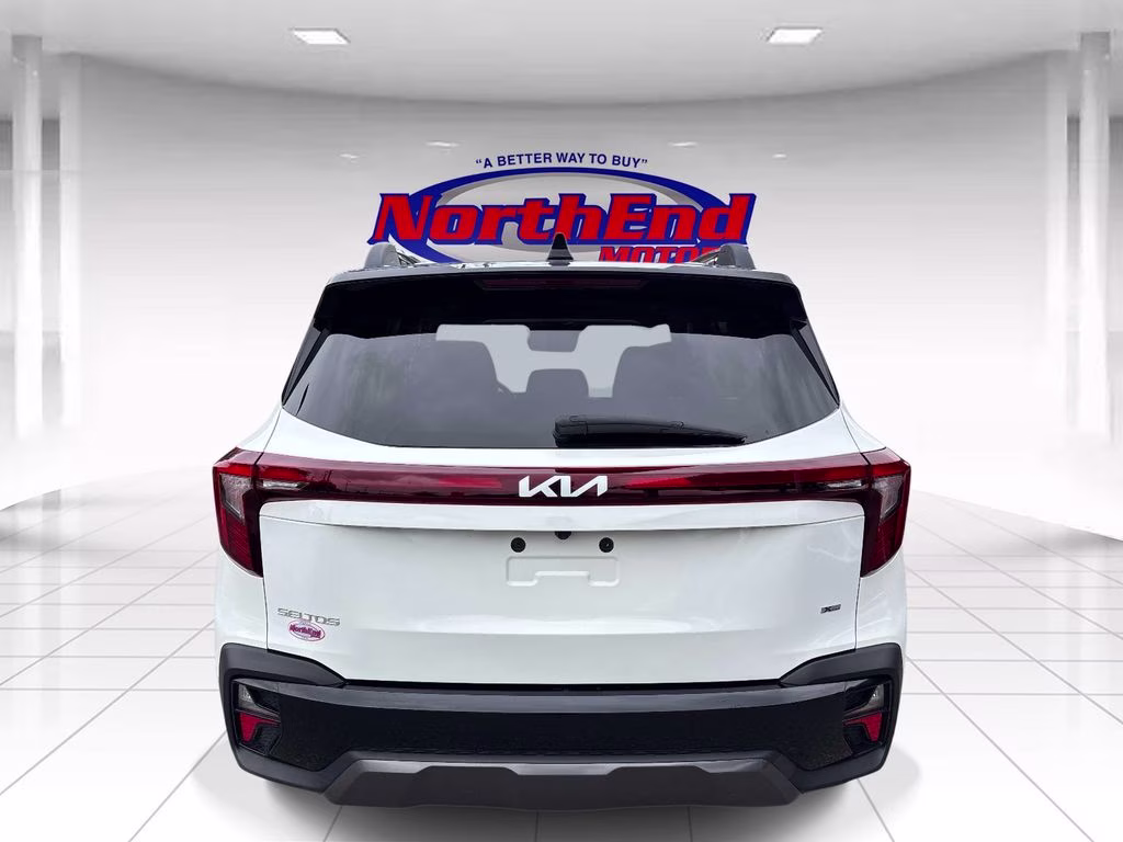 2024 Clear White/Black Roof Kia Seltos X-Line AWD SUV
