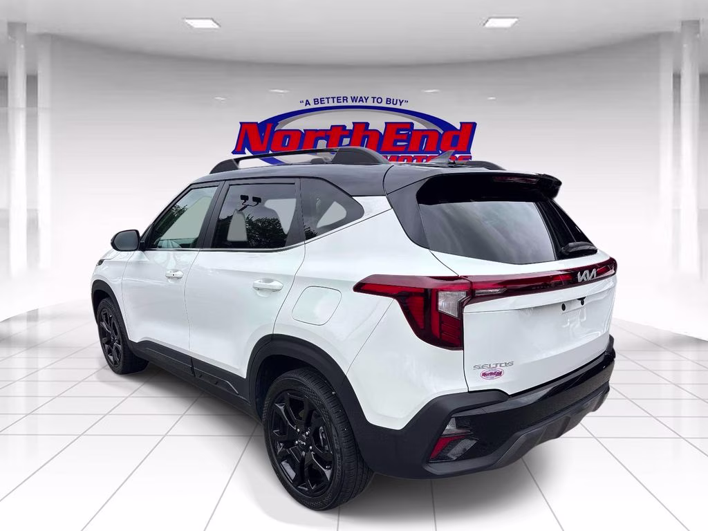 2024 Clear White/Black Roof Kia Seltos X-Line AWD SUV
