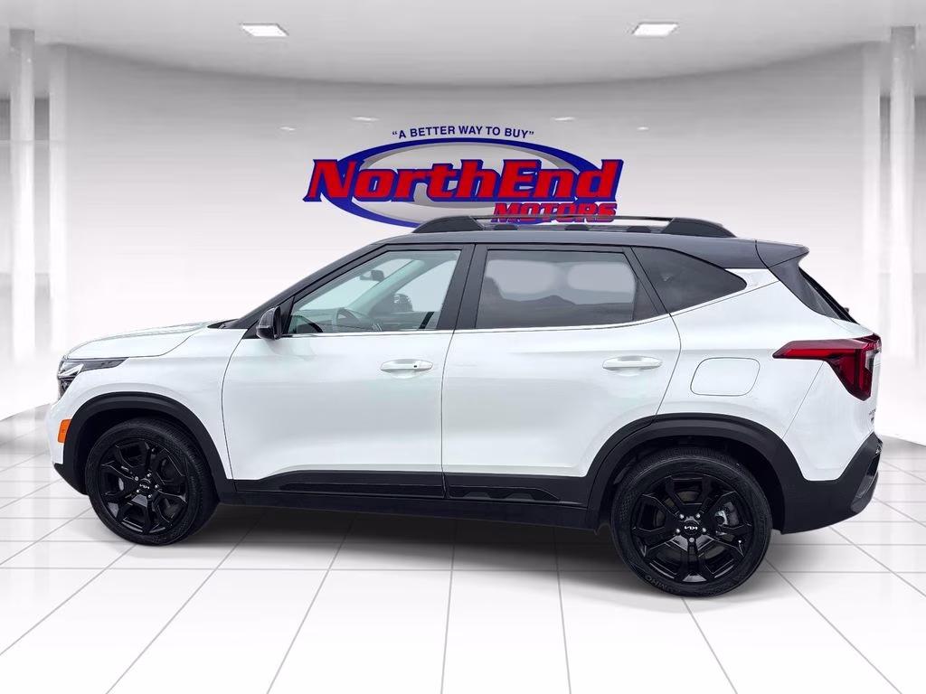 2024 Clear White/Black Roof Kia Seltos X-Line AWD SUV