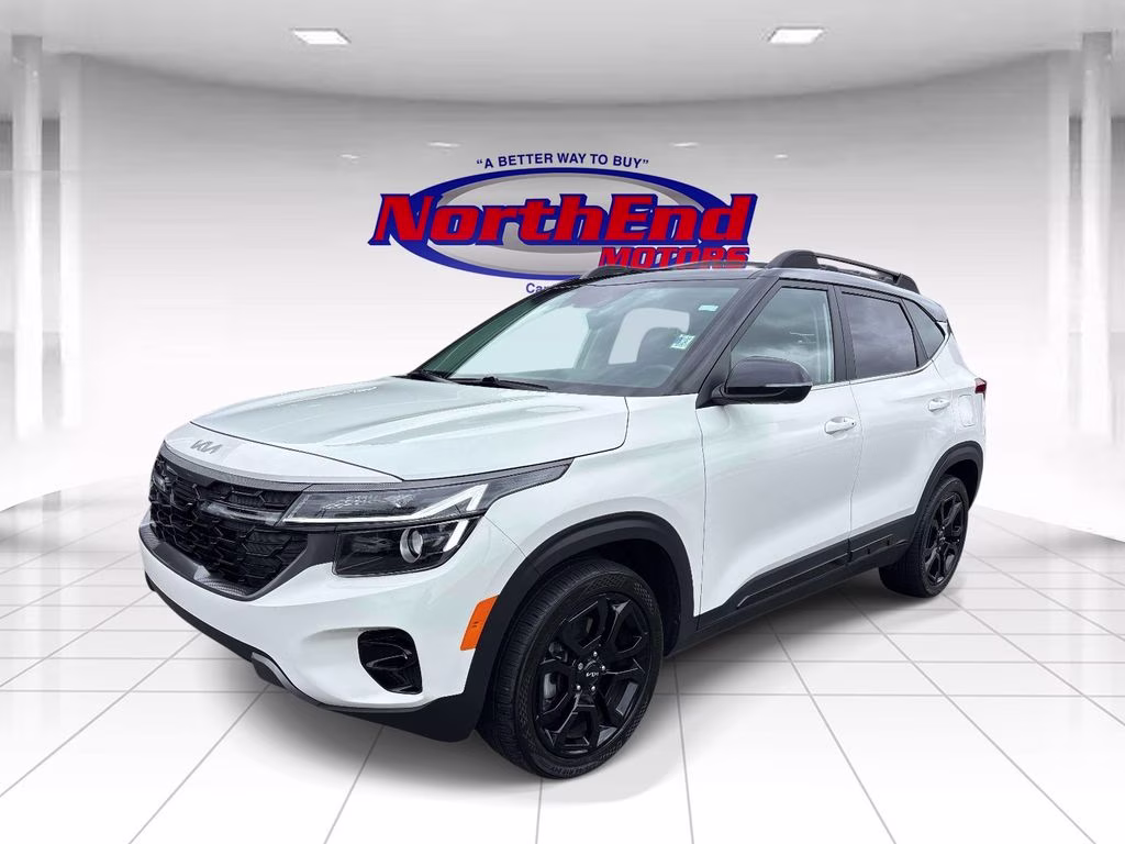 2024 Clear White/Black Roof Kia Seltos X-Line AWD SUV
