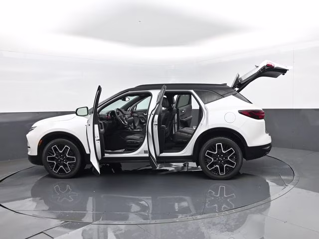 2023 Iridescent Pearl Tricoat Chevrolet Blazer RS AWD SUV
